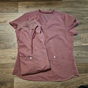 Fabletics Women's V-Neck Scrub Set - Dusty Rose